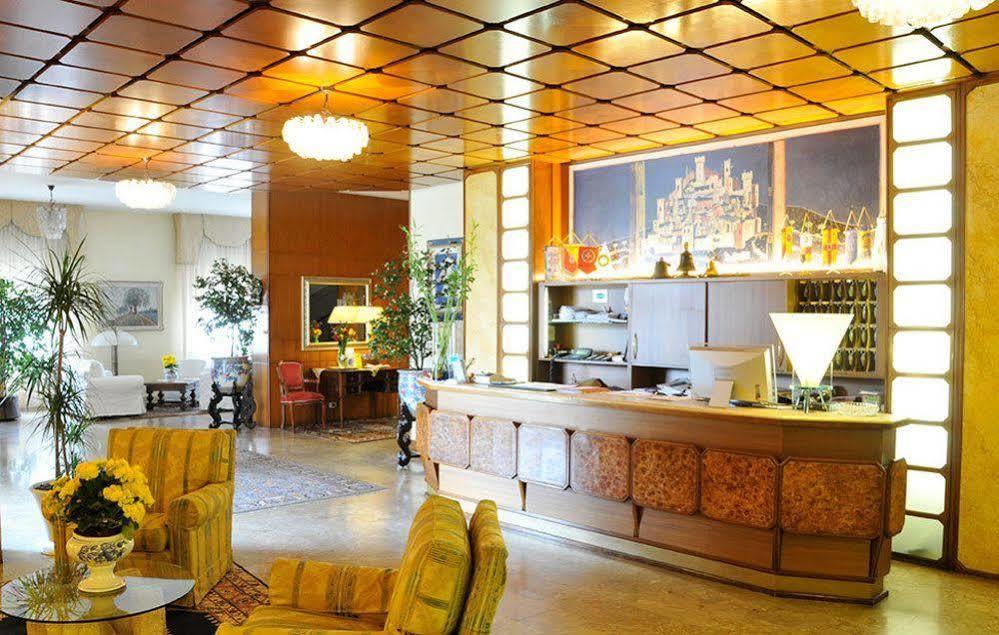 Hotel Beatrice Есте Екстериор снимка